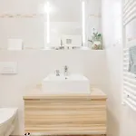 The Chic Crib With Balcony 公寓 *