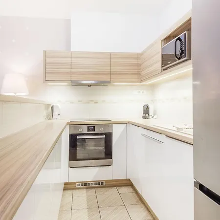 The Chic Crib With Balcony Daire Budapeşte